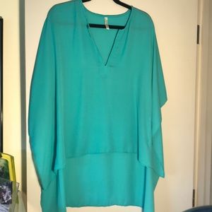 NWOT Elon bat wing h/l kimono tunic top.
